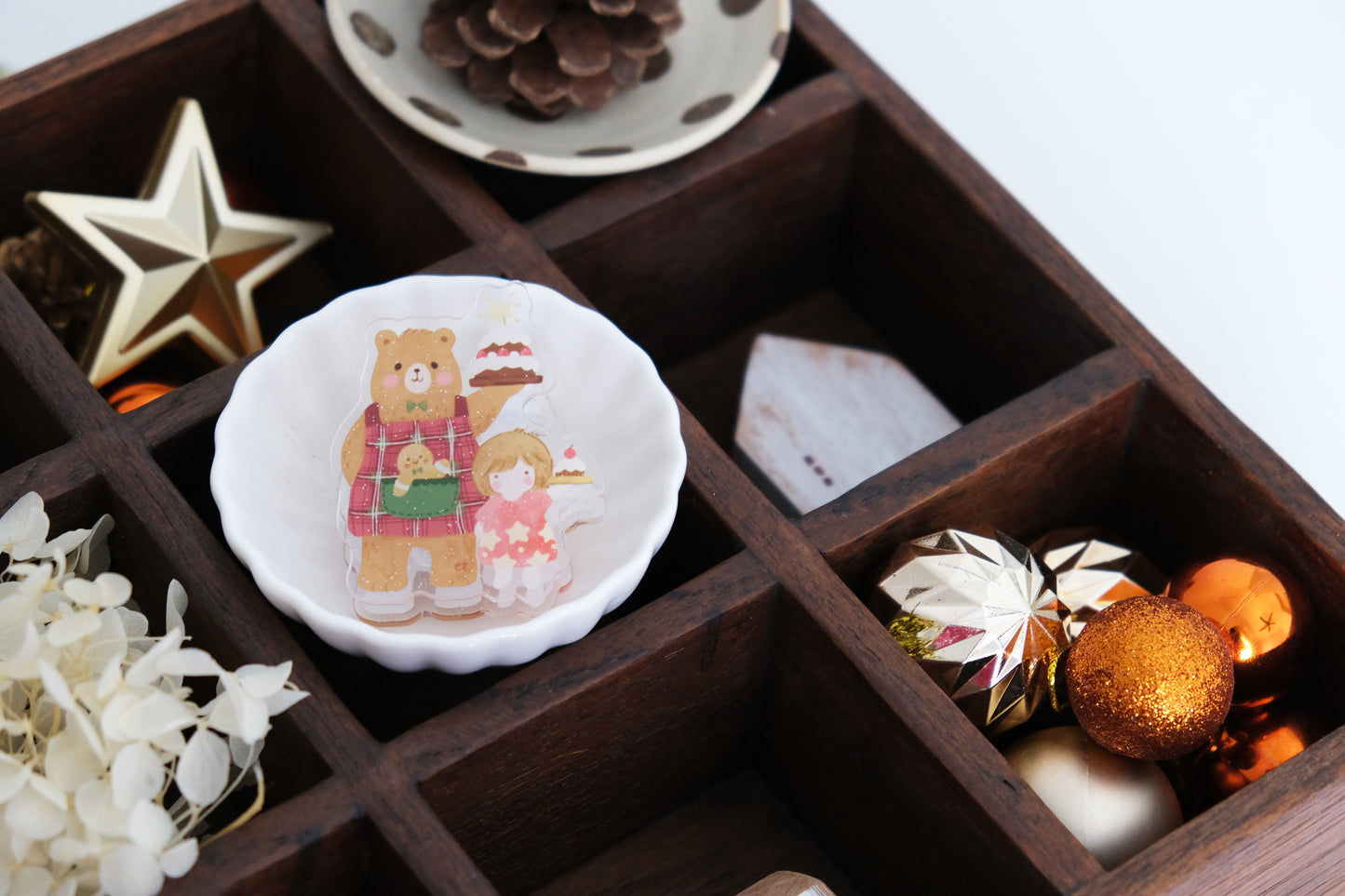 Acrylic Clip: Bear & Girl Serving Cakes